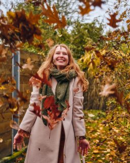 Hier ist es 💁🏽‍♀️
Das erste Ergebnis aus dem Shooting mit @vossjosi 📸😍
Wie gefällts euch? Ich bin total verliebt- Herbst 🍂 kann so schön sein! Mein Herz hüpft vor Freude.🥹🍁

#herbstshooting #autumnvibes #herbstliebe #autumnstyle #fashionphotography #herbstfarben #goldenhour #autumnmood #outdoorphotoshoot #autumnleaves #naturfotografie #autumnphotography #herbstzeit #portraitphotography #fashioninspo  #fallcolors #fotoshooting #fotografinbremen #familienfotografin #kirchwalsede #rotenburg #verden #achim