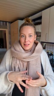 Kleiner Einblick: Als Fotografin fühle ich mich im Winter immer ein bisschen arbeitslos. Aber ich werde wachsen. 🫶🏻🥰 Vor allem auch mit der neuen Herausforderung, Reels zu drehen und in die Kamera zu sprechen. Ich habe es doch versprochen: Es kommt mehr. 

#leica #leicacamera #leicadlux #leicadlux8 #fotograf #pov #calumet #familienshooting #marmeladenglasmomente #fotoshooting #familienfotografie #familienfotos #geschwisterfotografie #fotografinbremen #familienfotografin #kirchwalsede #rotenburg #verden #achim