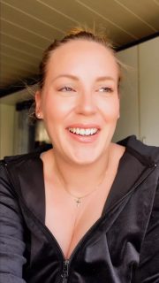 Wisst ihr eigentlich, wie viel Mut es mich kostet, so in die Kamera zu sprechen🥹🙈? Heute mache ich mein eigenes Schwangerschaftsshooting. Drückt die Daumen 👍 , dass es so klappt, wie ich es mir vorstelle. 💛

#schwangerschaft #schwangerschaftsfotografie #schwangerschaftsshooting #babybauch #babybauchshooting #fotografinbremen #familienfotografin #newbornfotografie #kirchwalsede #rotenburg #verden #achim